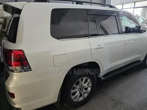 Toyota Land Cruiser 2018 White