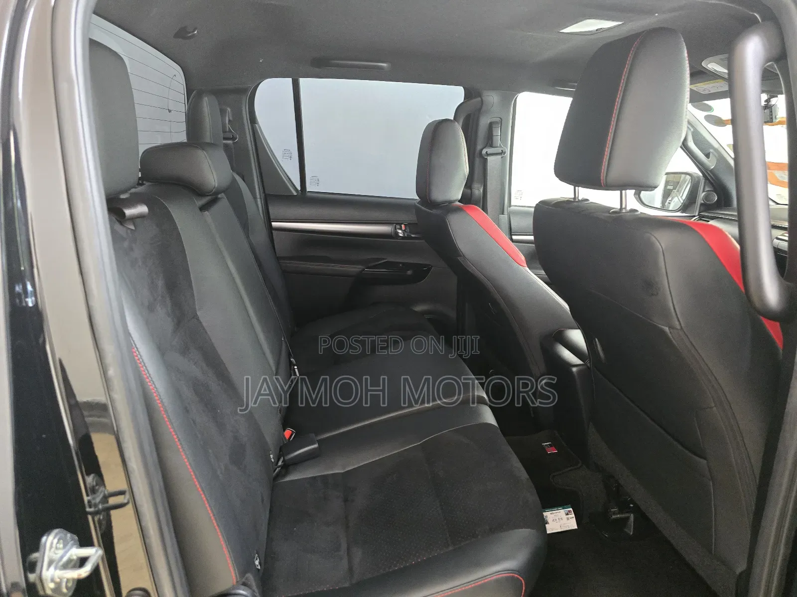 Toyota Hilux 2021 Black