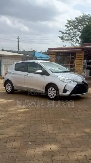Toyota Vitz 1.0 FWD 5dr 2019 Silver