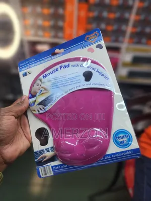 Mouse Pad With Gel Wrist Support