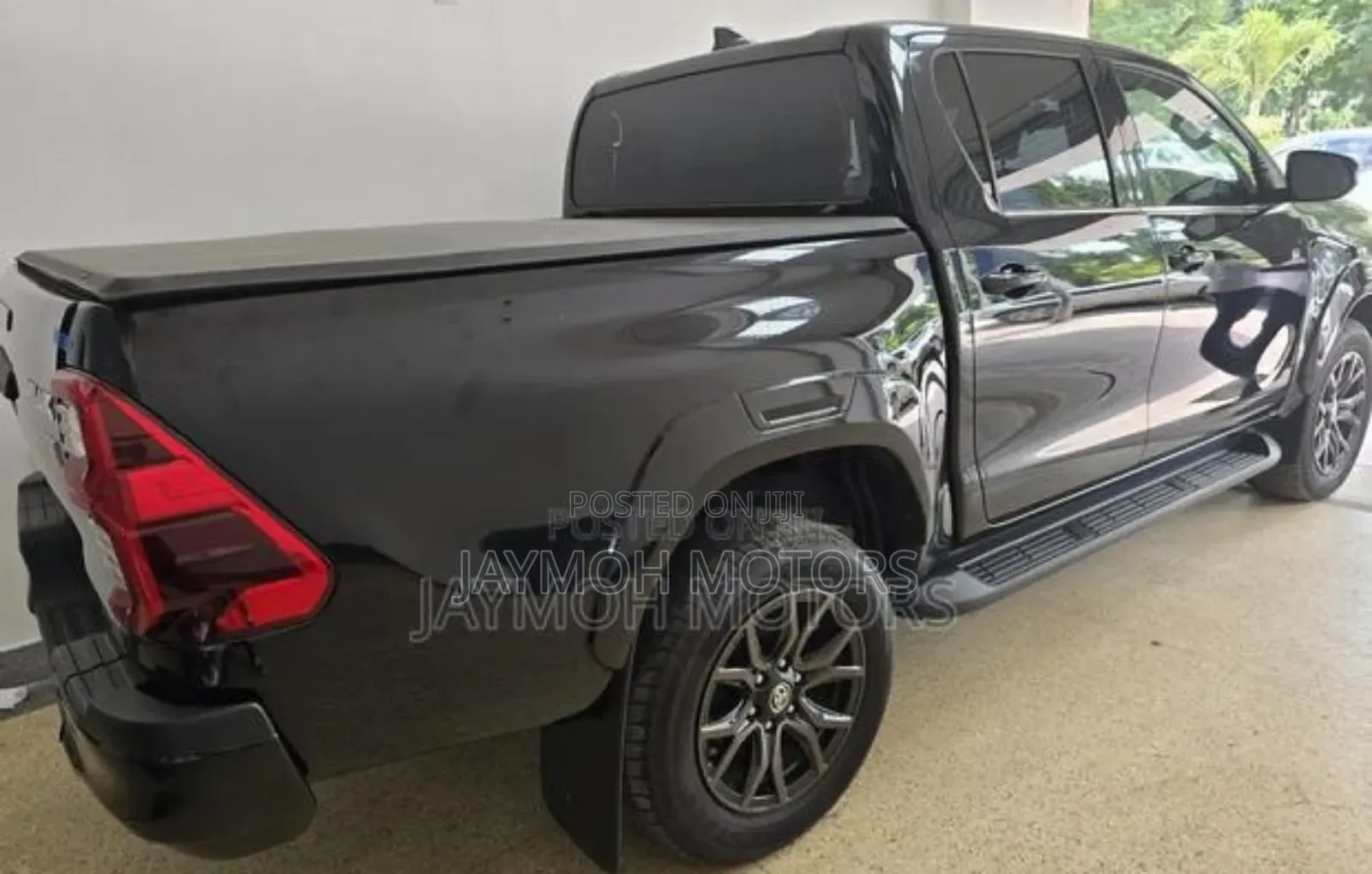 Toyota Hilux 2021 Black