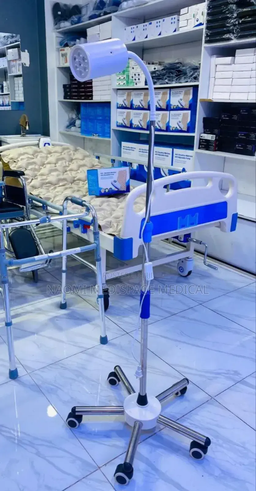 Led Examination Light/Surgical Examination Light With Castors