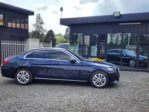 Mercedes-Benz C180 2019 Blue