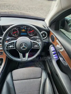 Mercedes-Benz C180 2019 Blue