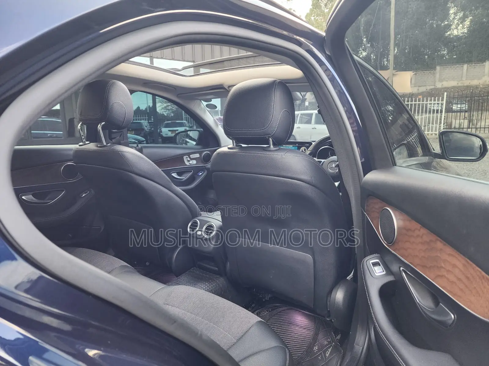 Mercedes-Benz C180 2019 Blue