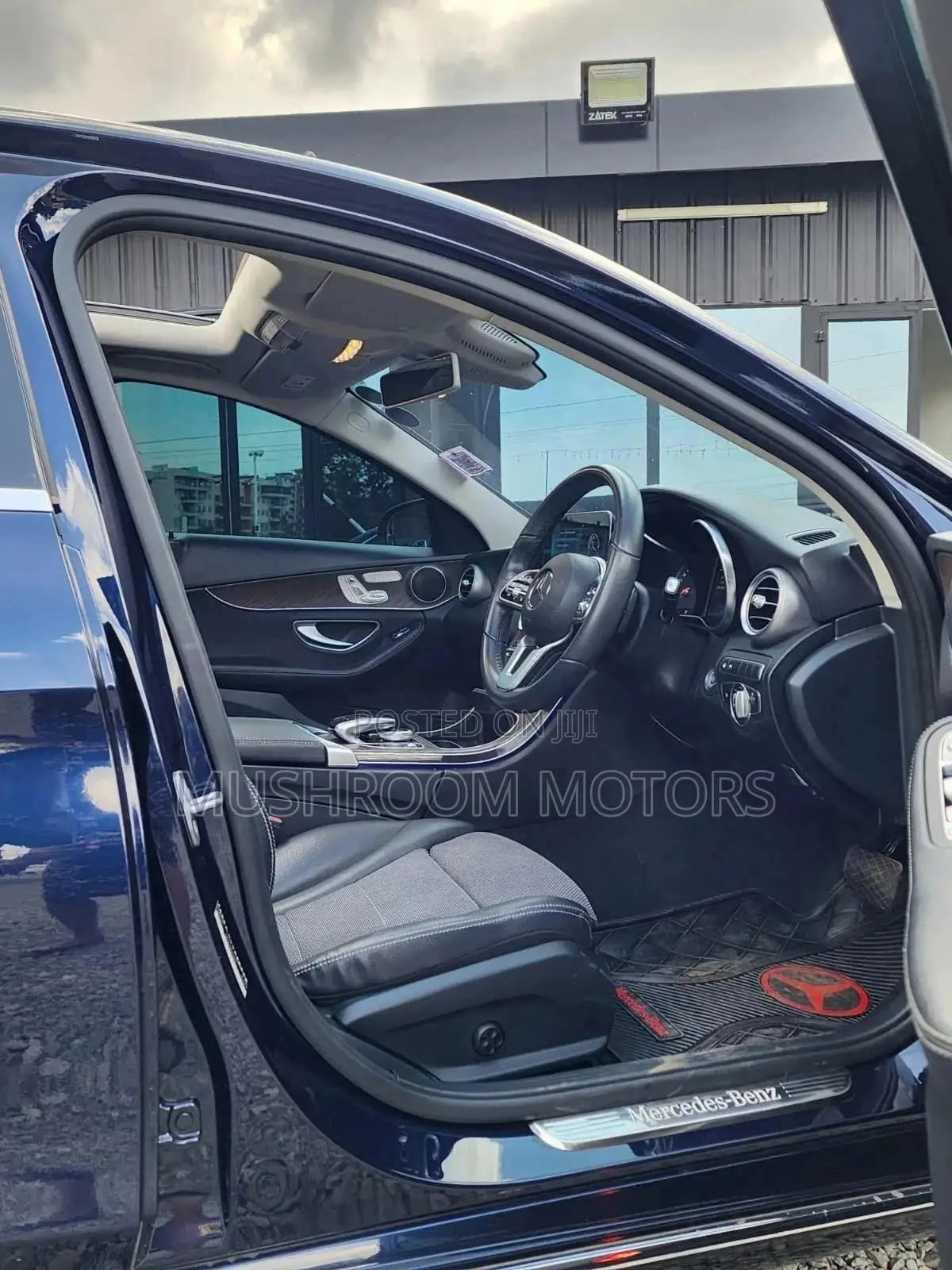 Mercedes-Benz C180 2019 Blue