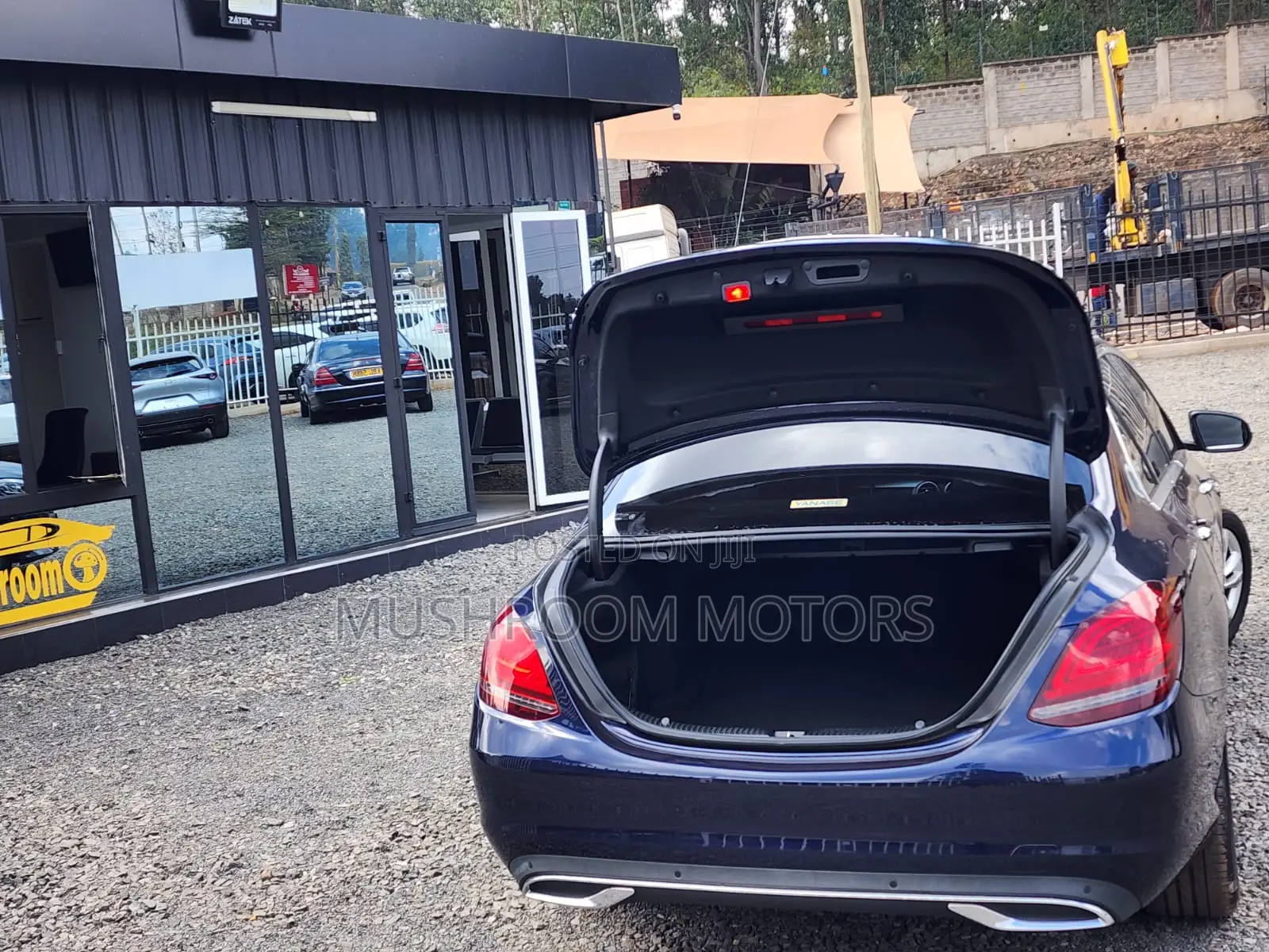 Mercedes-Benz C180 2019 Blue
