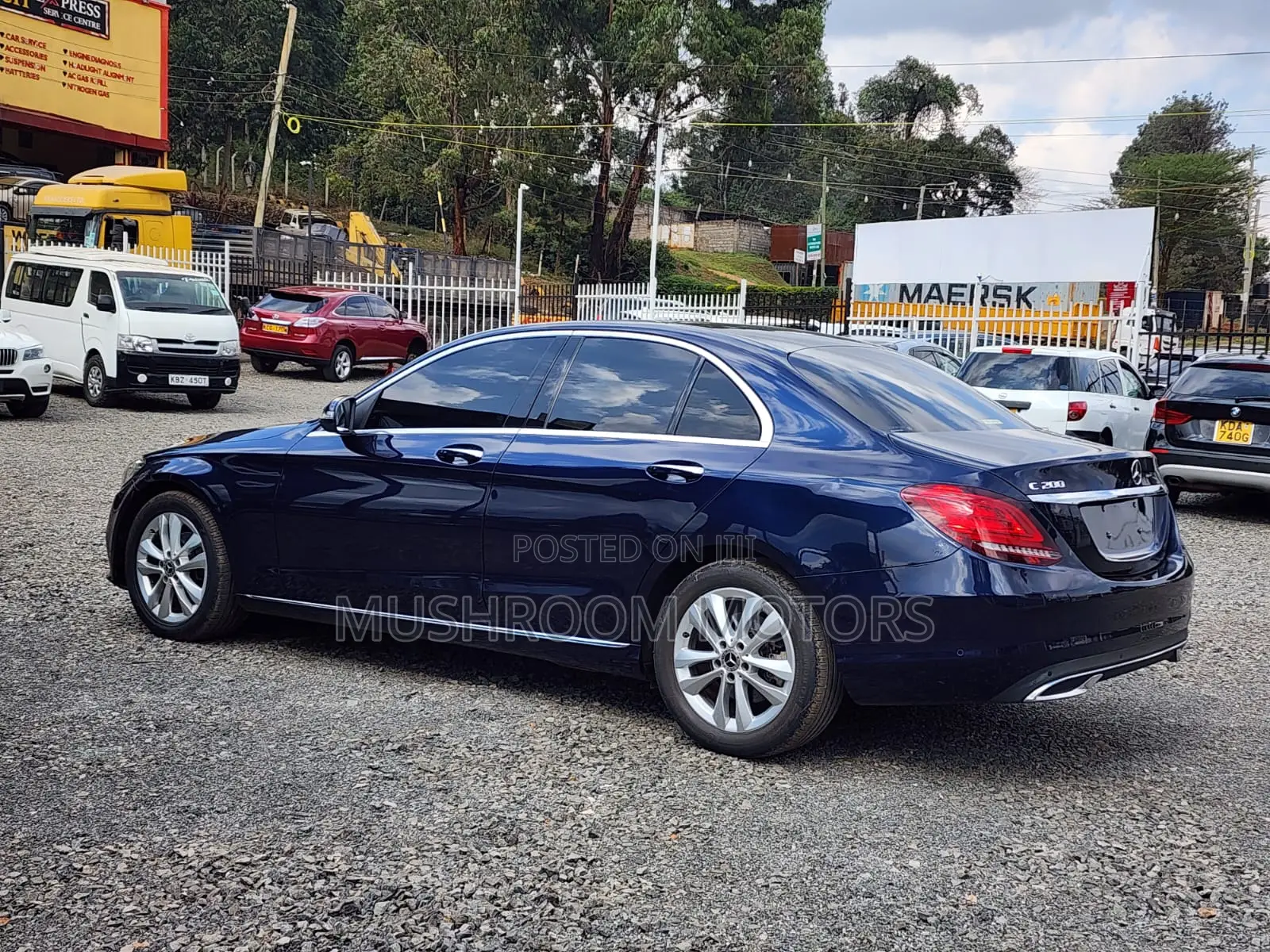 Mercedes-Benz C180 2019 Blue