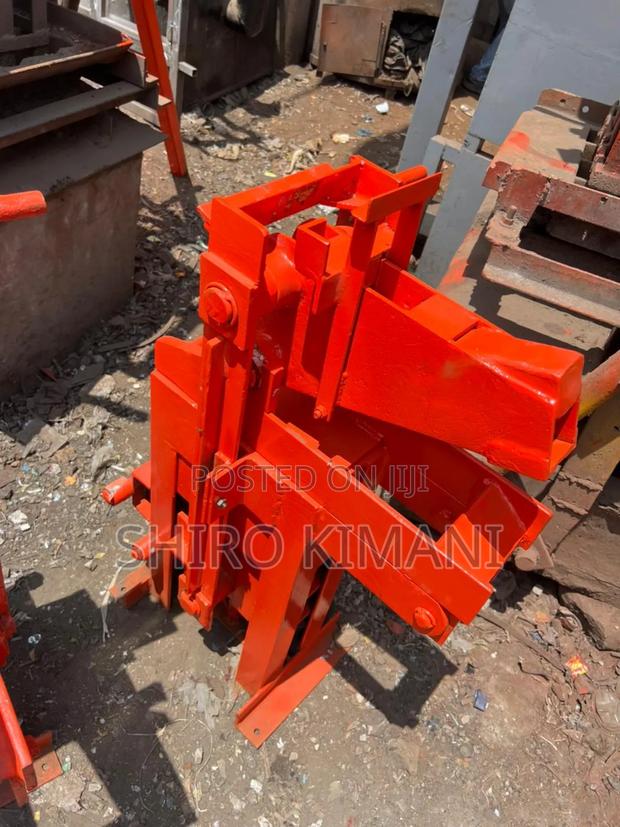 Interlocking Brick Machine – Manual, Strong