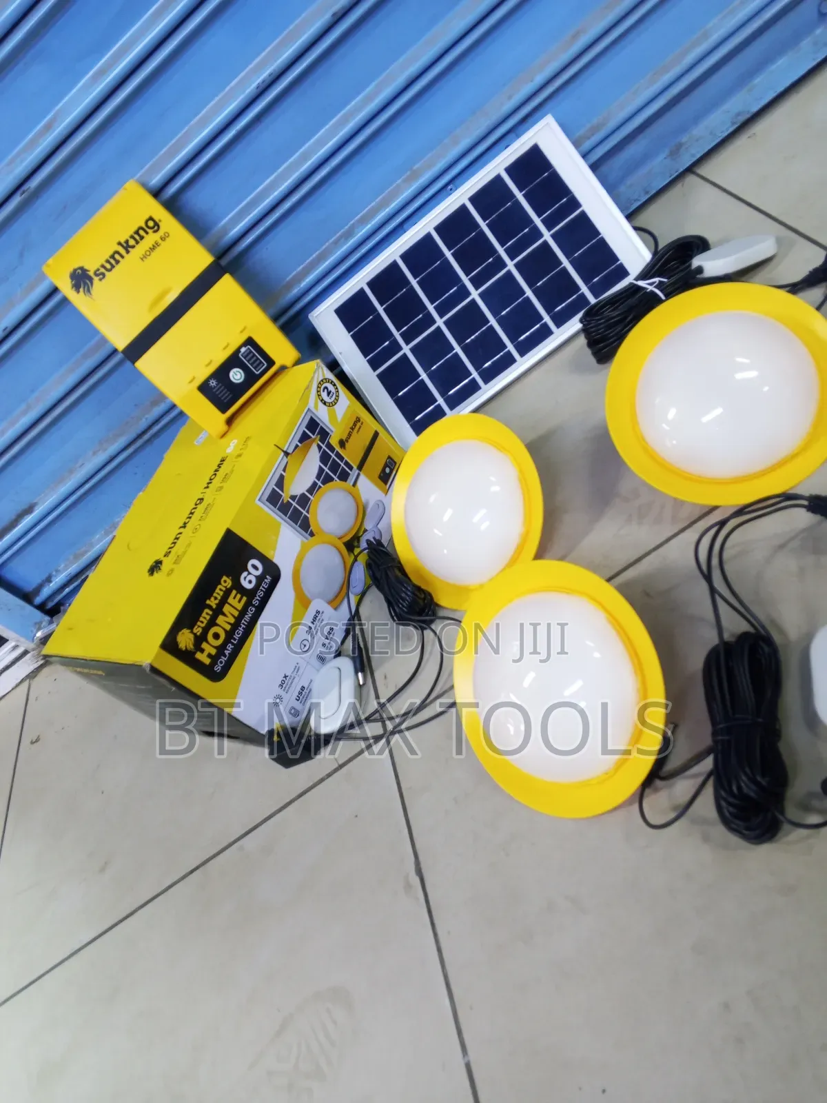 Sunking Home 60 Solar Lighting System With a Radio Kit