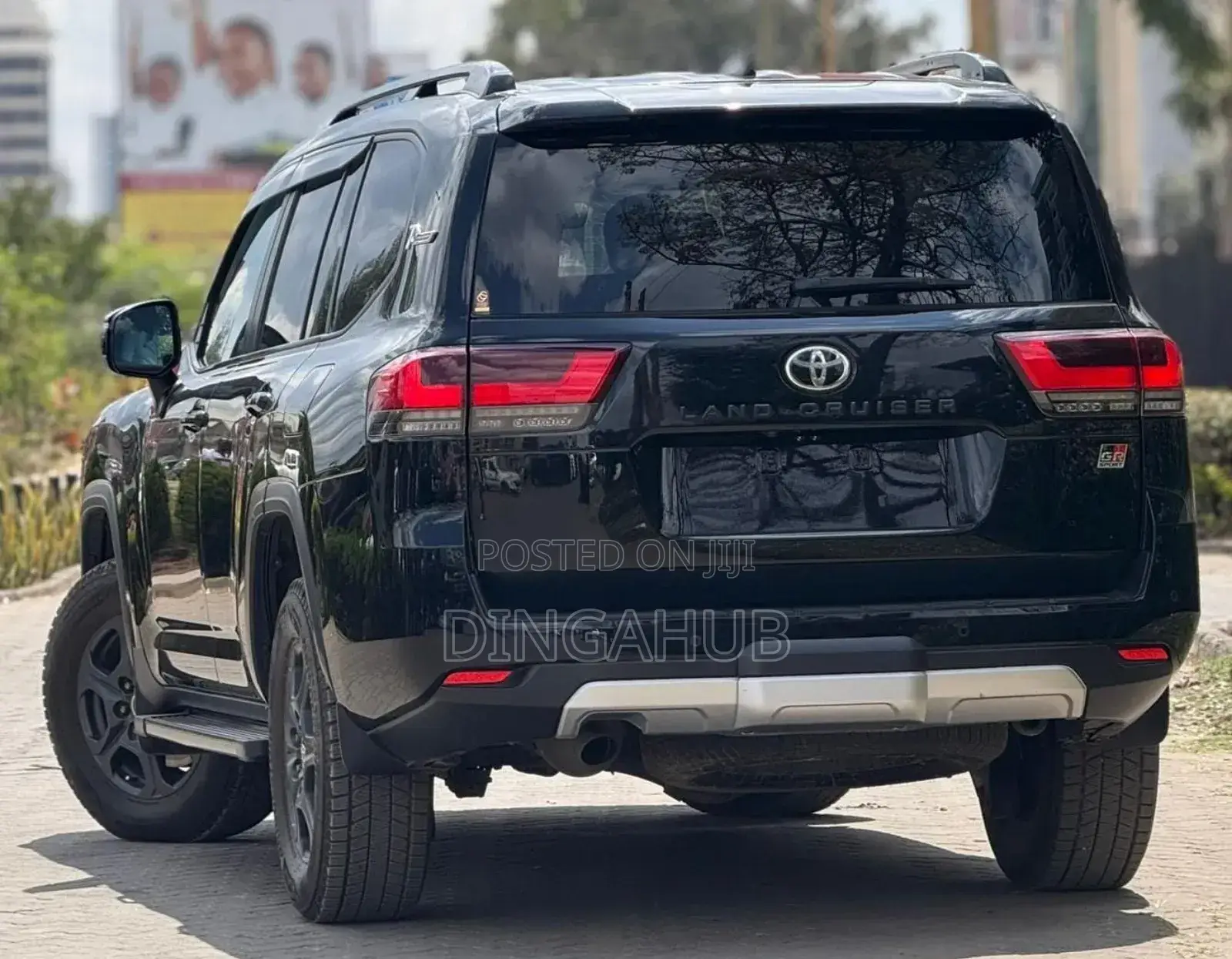 Toyota Land Cruiser LC300 2023 Black