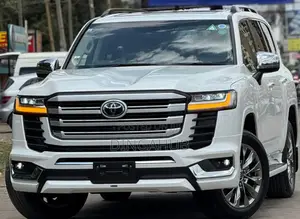 Toyota Land Cruiser 2023 White