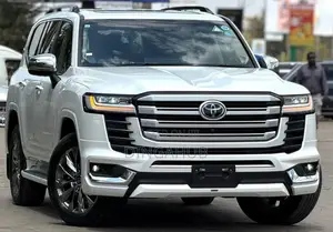 Toyota Land Cruiser 2023 White