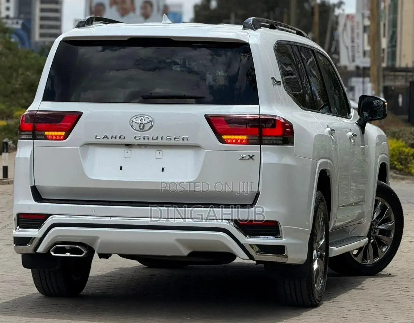 Toyota Land Cruiser 2023 White