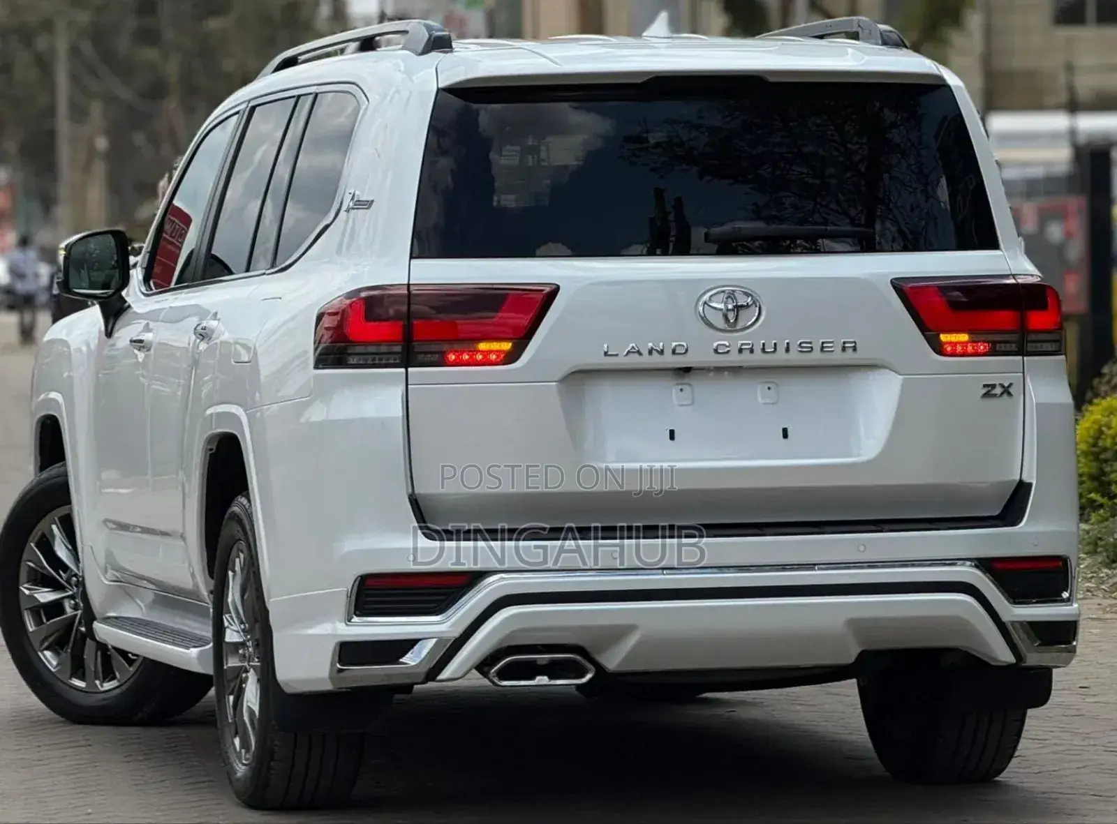 Toyota Land Cruiser 2023 White