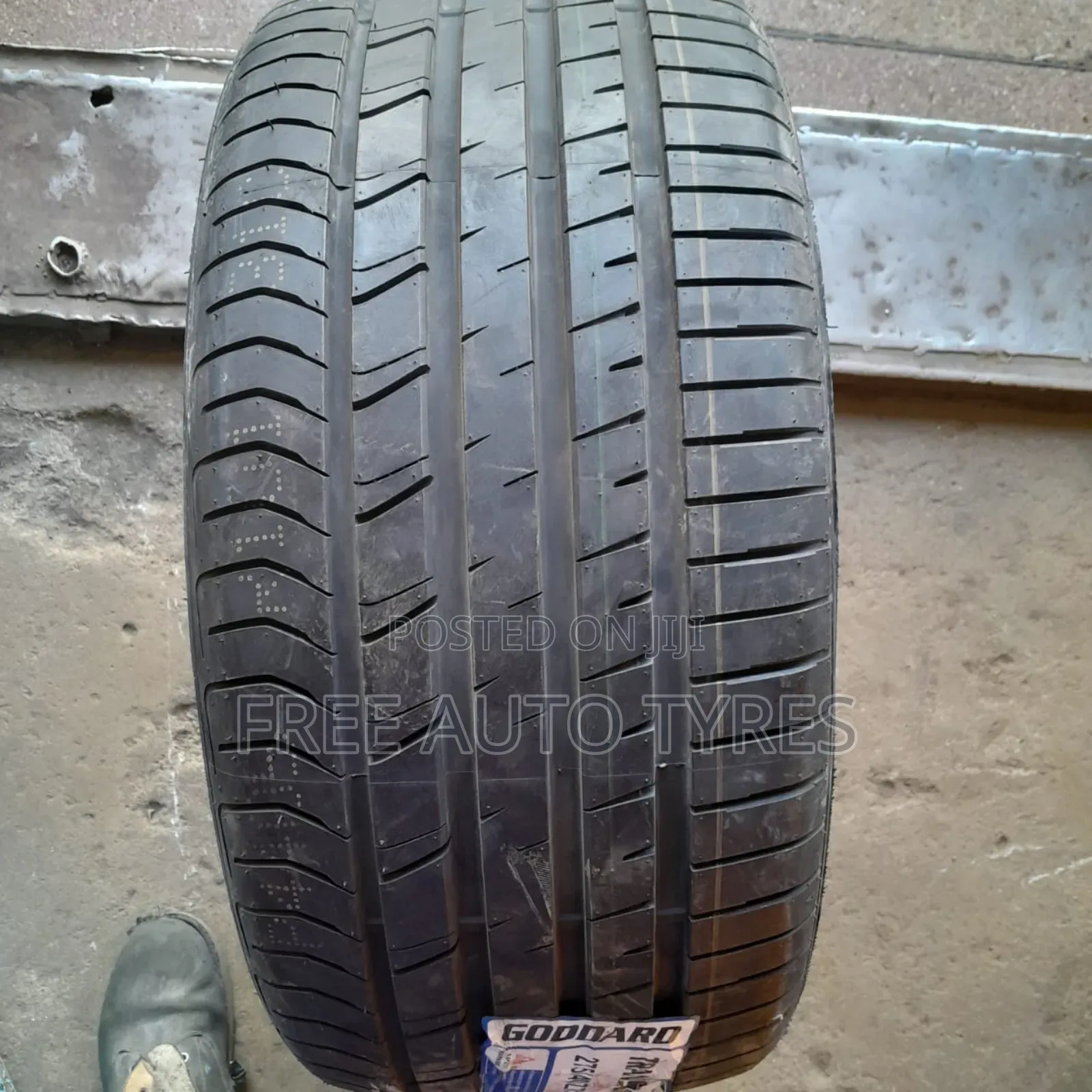275 40r19 Goodard