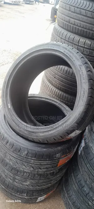 225 40r19 Joyrod