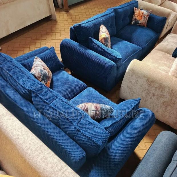 5 Seater Sofa Made With Soft Cushions
