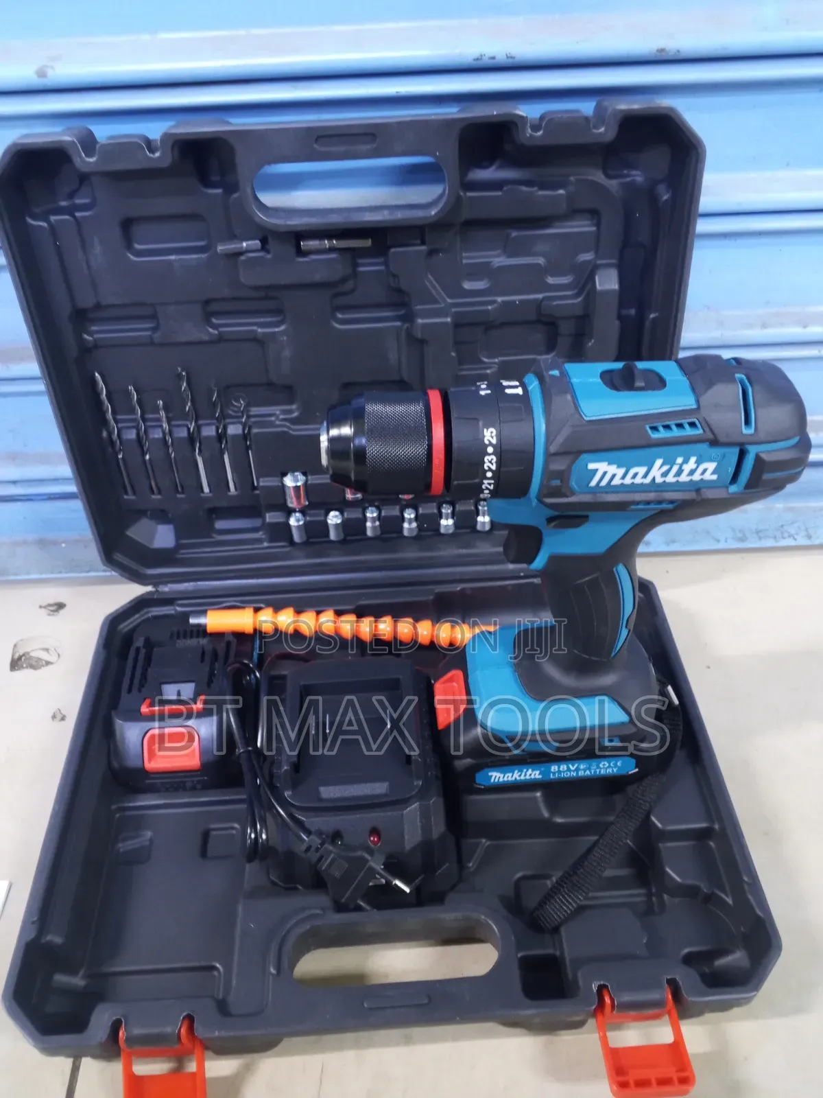 Rechargeable Hammer Drill 88v Makita