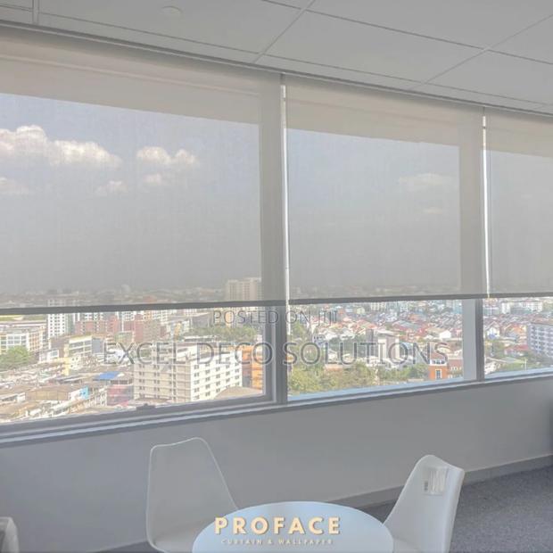 Easy-to-Use Sunscreen Blinds – Smooth Rolling System - main view