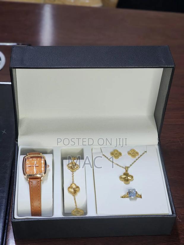 Gold Set Ladies Gift Set 6 Pieces - main view