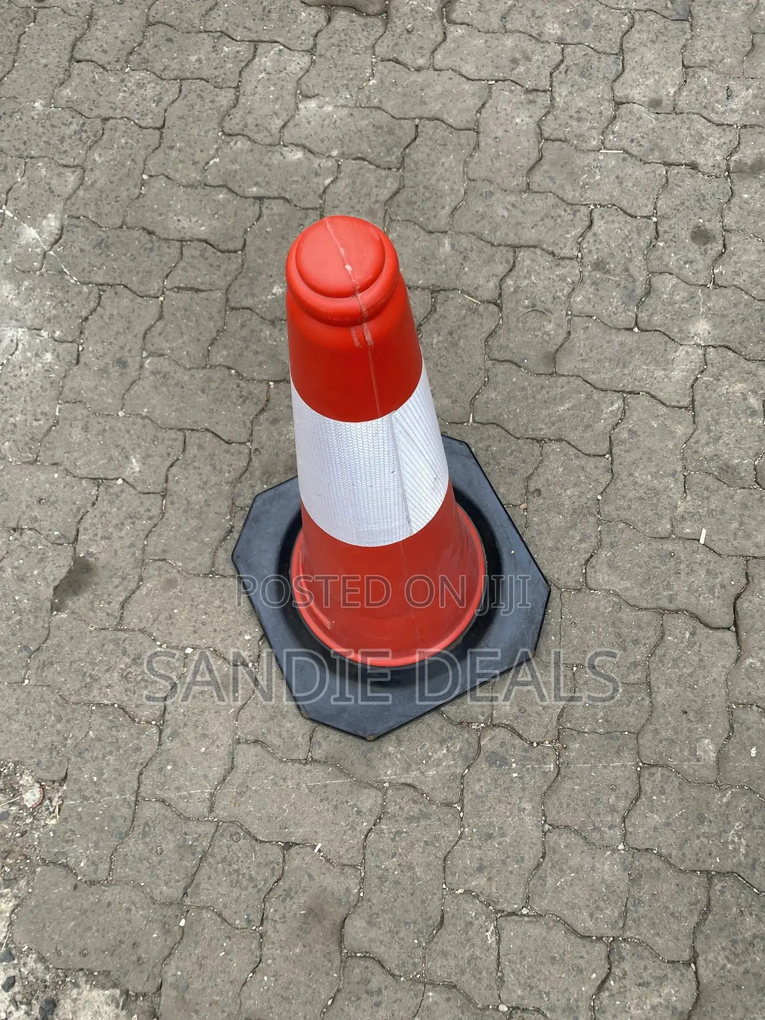 Safety Cones/ Traffic Cones/Safety Pylons