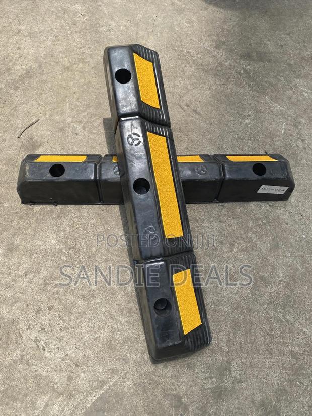 Curb Stopper/Wheel Stopper - main view