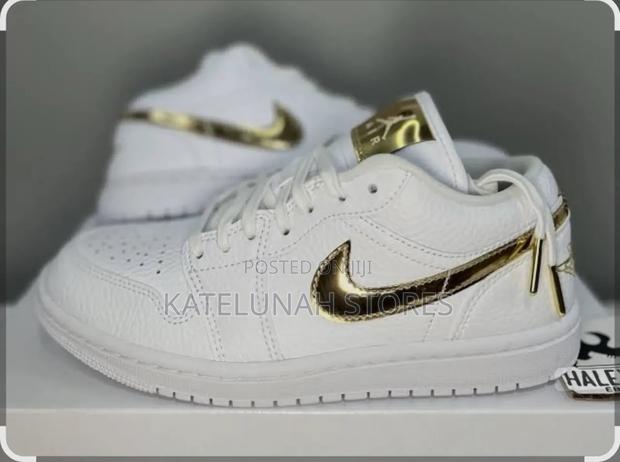 Air Jordan Low