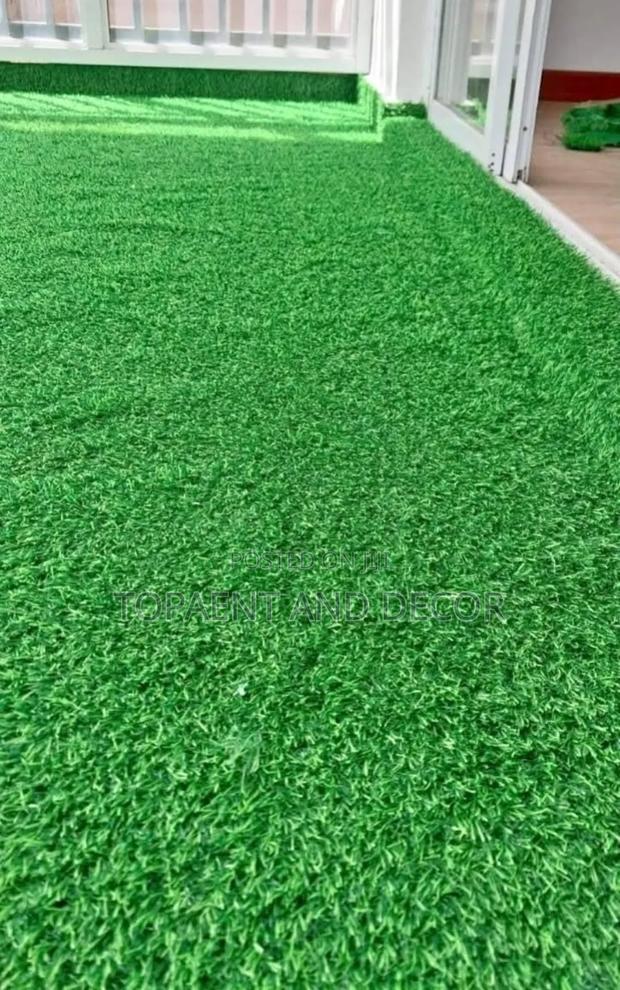 Premium Green Grass Carpet for Yard