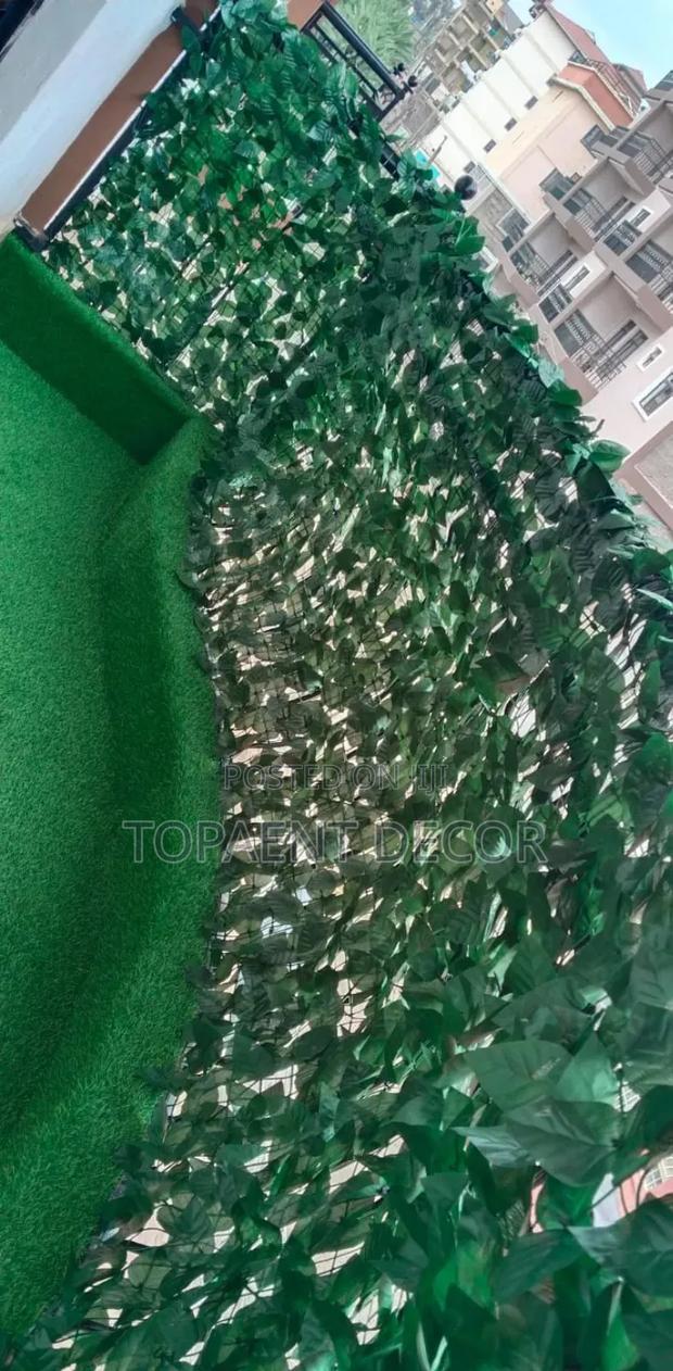 Curvable 3m Wide Balcony Artificial Green Privacy Fence - main view