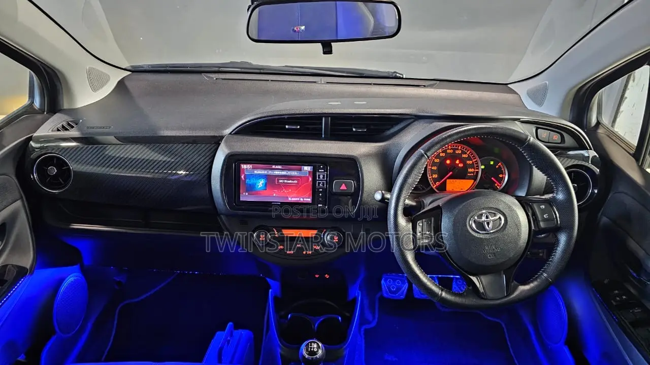 Toyota Vitz 1.5 FWD 5dr 2018 Pearl