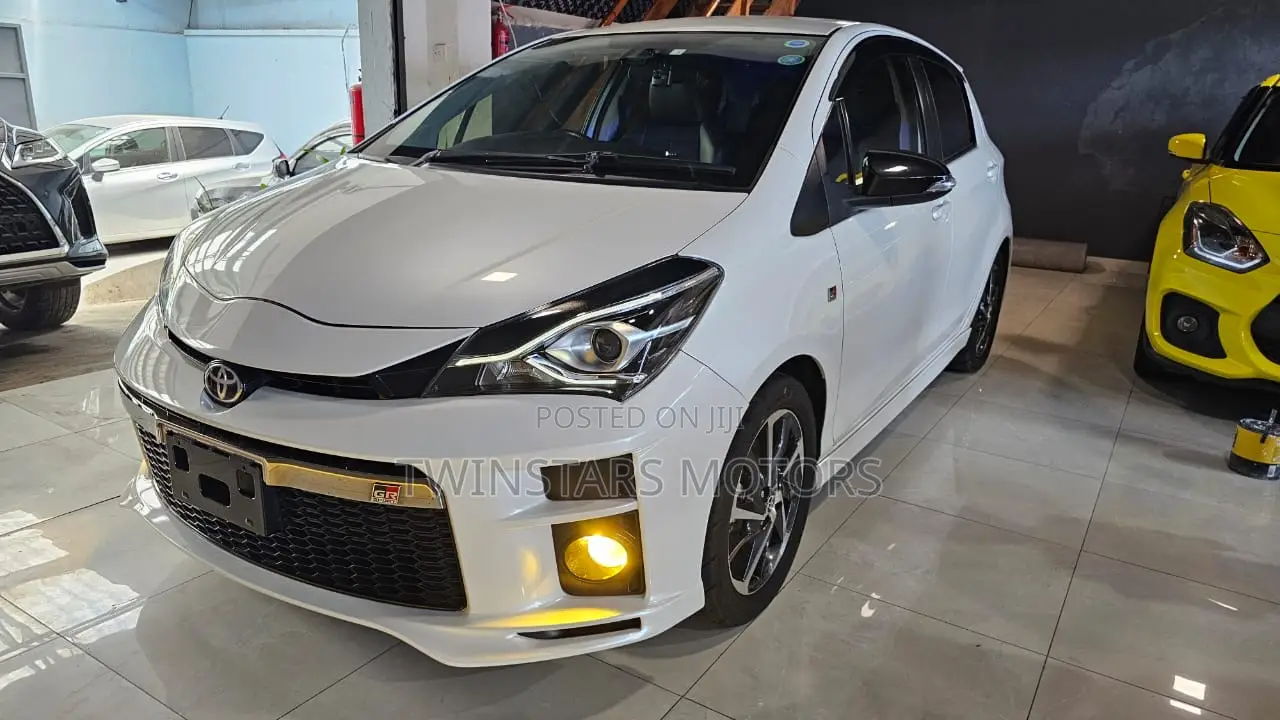 Toyota Vitz 1.5 FWD 5dr 2018 Pearl