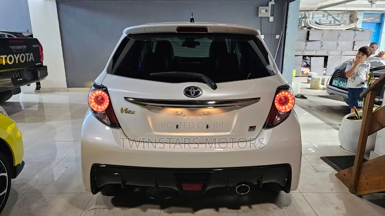 Toyota Vitz 1.5 FWD 5dr 2018 Pearl