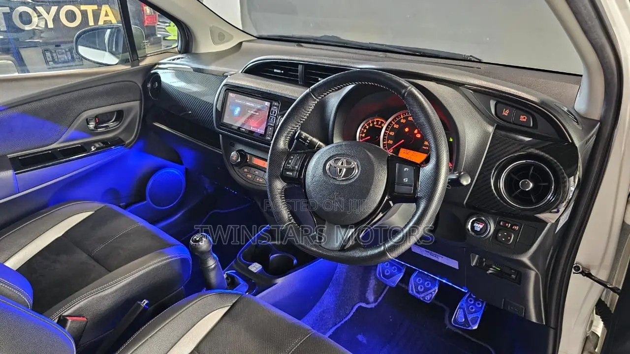 Toyota Vitz 1.5 FWD 5dr 2018 Pearl