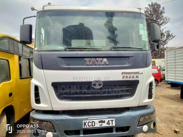 Tata Prima 2523 Truck - thumbnail 2