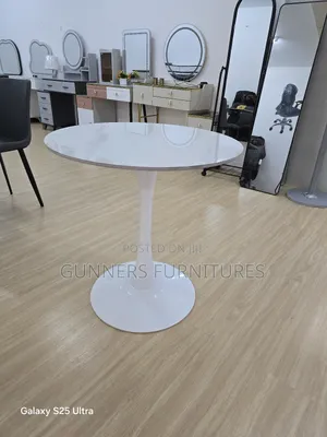 Maable Round Table Marble Round Table.