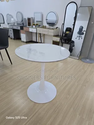 Maable Round Table Marble Round Table.