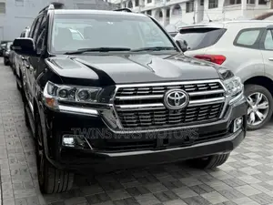 Toyota Land Cruiser 4.6 V8 AX G Selection 2018 Black