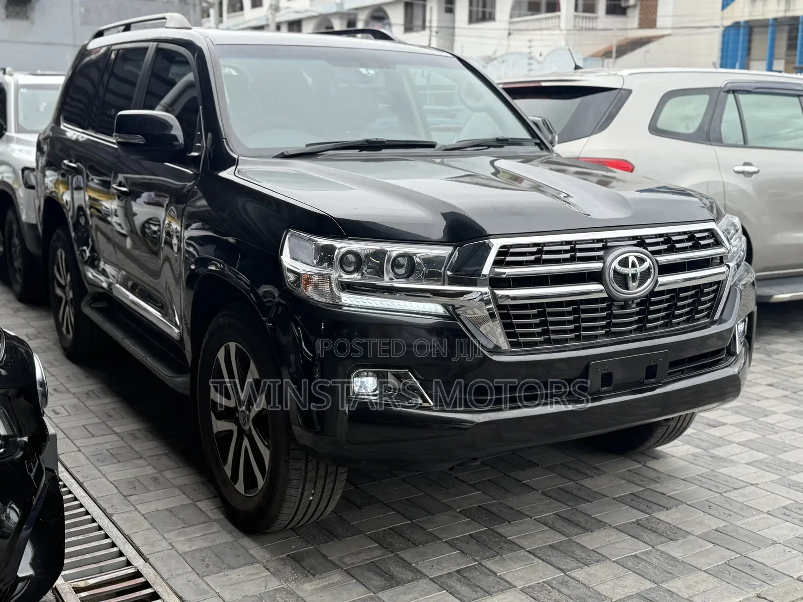 Toyota Land Cruiser 4.6 V8 AX G Selection 2018 Black