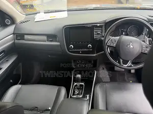 Mitsubishi Outlander ES AWC 2018 Gray