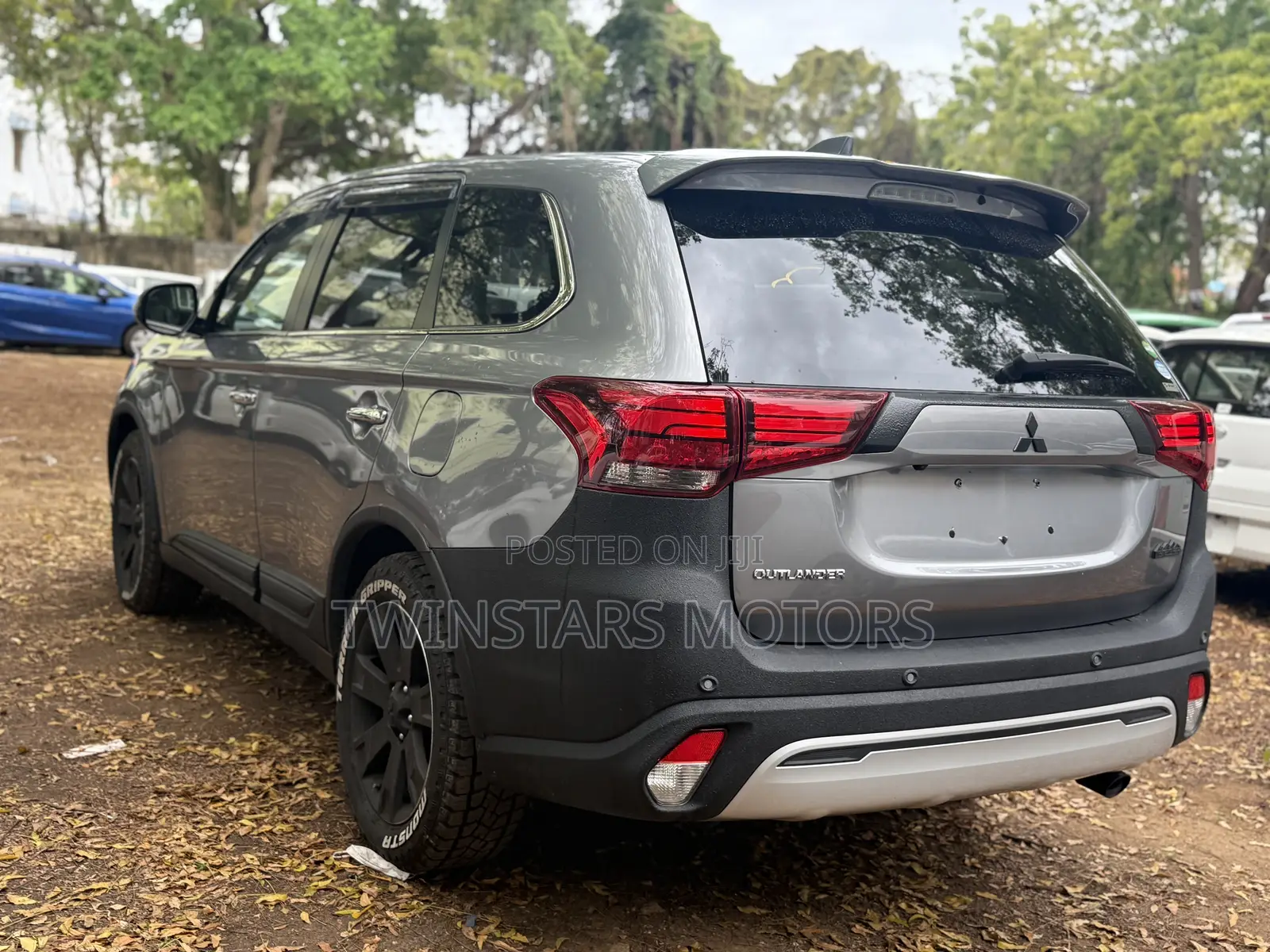 Mitsubishi Outlander ES AWC 2018 Gray