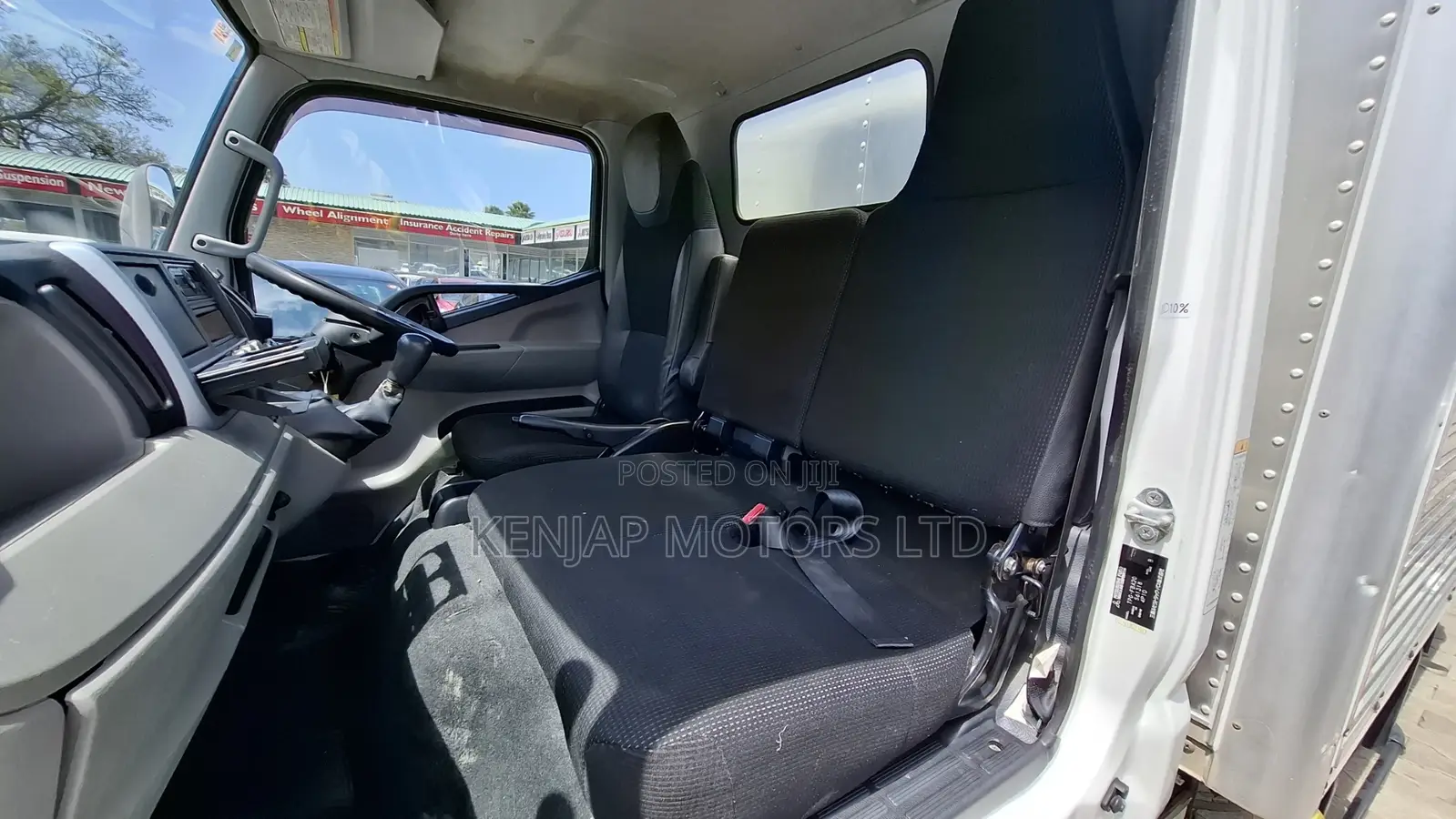 Mitsubishi Canter 2018 White