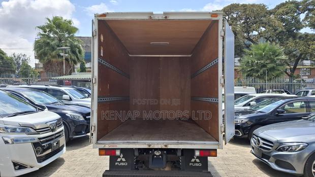 Mitsubishi Canter 2018 White - thumbnail 12