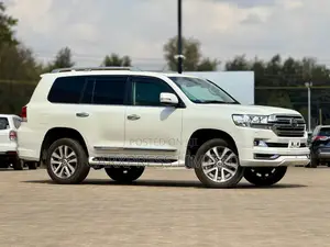 Toyota Land Cruiser 4.6 V8 ZX 2018 White