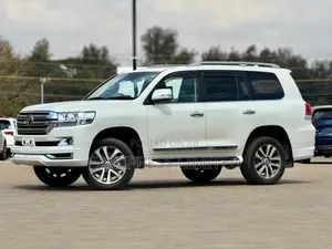 Toyota Land Cruiser 4.6 V8 ZX 2018 White