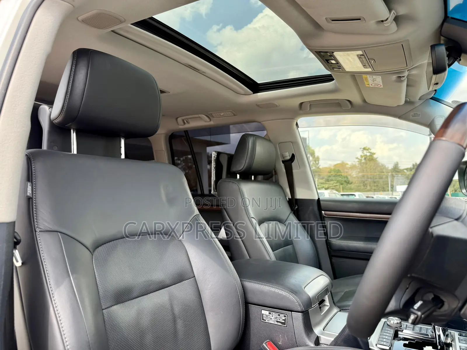Toyota Land Cruiser 4.6 V8 ZX 2018 White