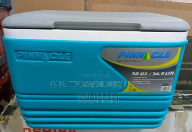 Affordable 34l Pinnacle Cooler Box - main view