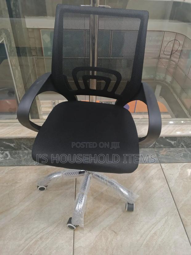 Secretarial Chair Without Head Rest - thumbnail 2