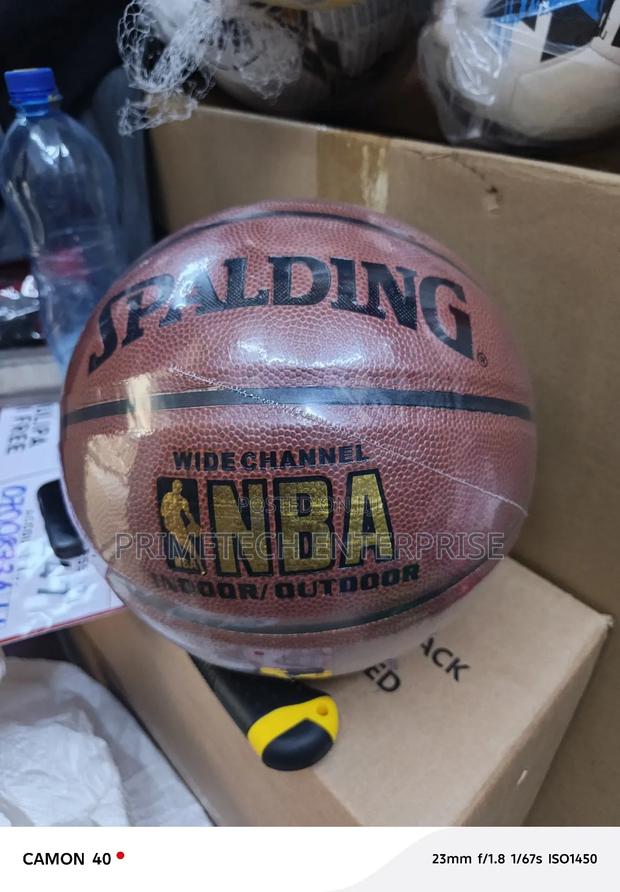 Spalding Size 7 Basket Ball - main view