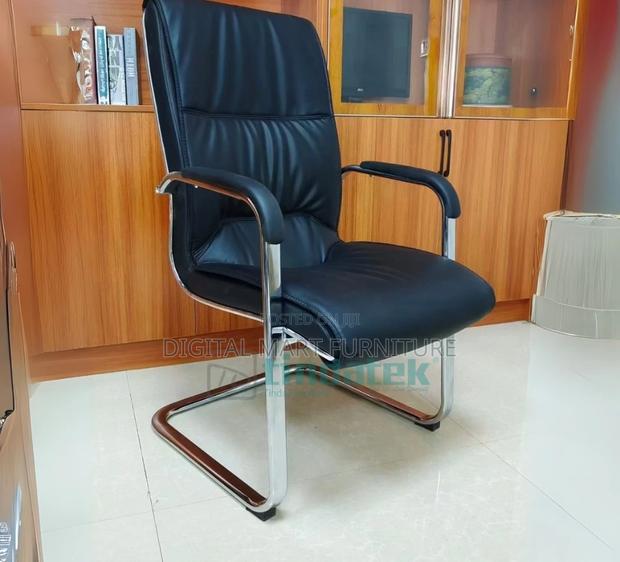 Office Chair: Smart Stackable Visitor Office Chair - thumbnail 5